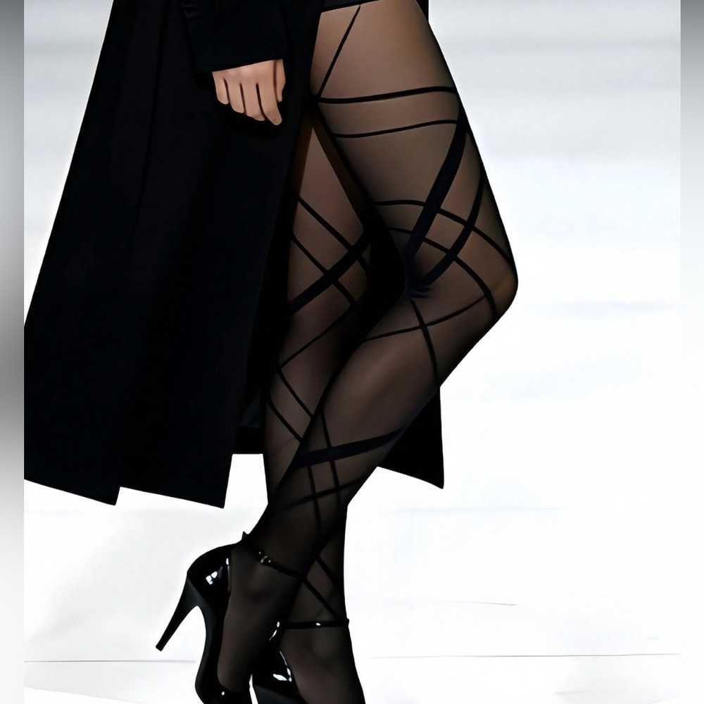 🆕 Stripped Design Stockings - Picture 6 of 7